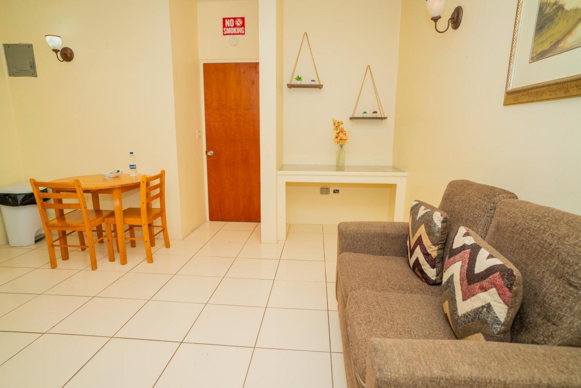 Connie'S Comfort Suites St. John's ภายนอก รูปภาพ