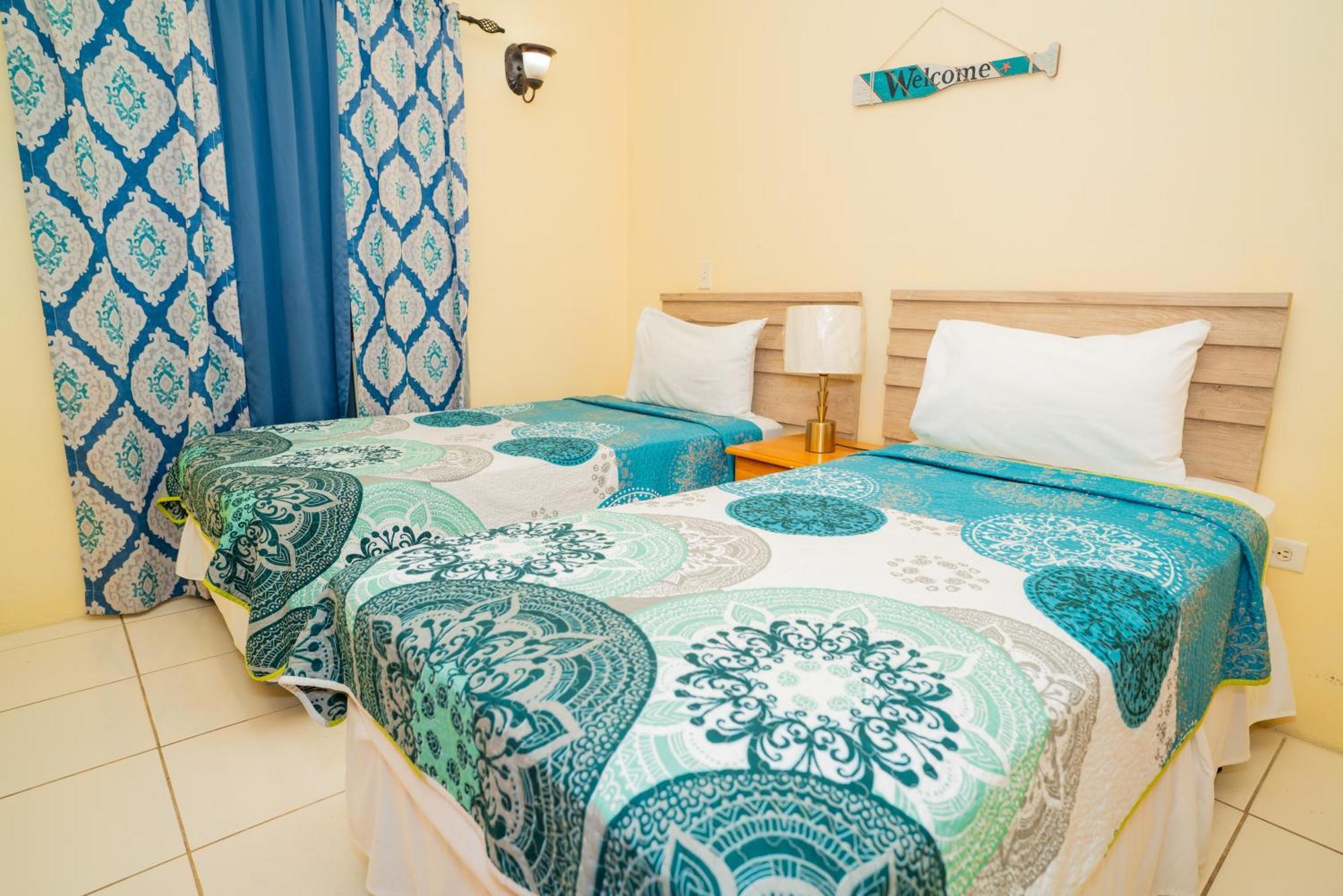Connie'S Comfort Suites St. John's ภายนอก รูปภาพ